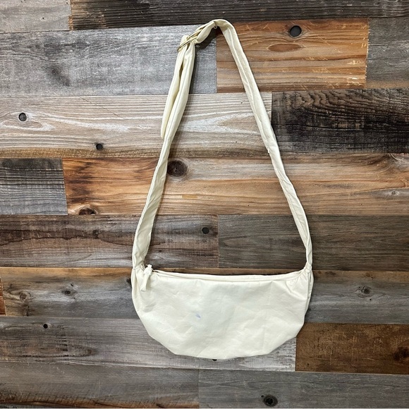 Athleta X Alicia Keys Sling Bag Cream Faux Leather Limited Edition READ - Picture 2 of 13